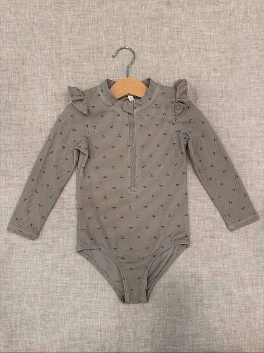 Quincy Mae Girls Size 2/3 Long Sleeve Ruffle Swimsuit Rashguard Olive with Dots
